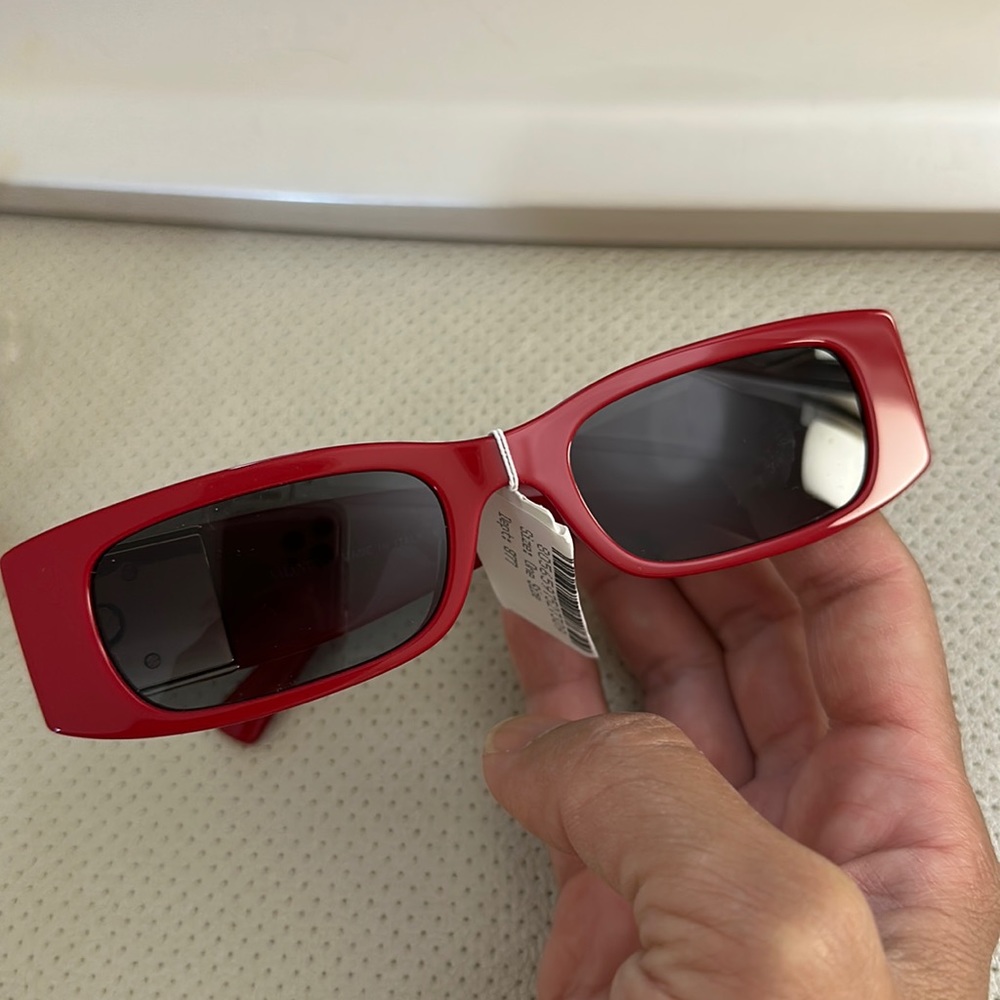 valentino sunglass